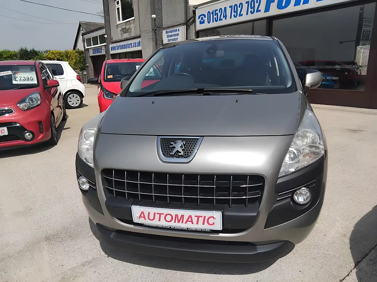 Used 2011 Peugeot 3008 Sport Grey - Interior and Exterior details 3