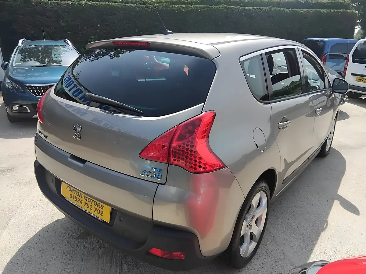 Used 2011 Peugeot 3008 Sport Grey - Interior and Exterior details 7