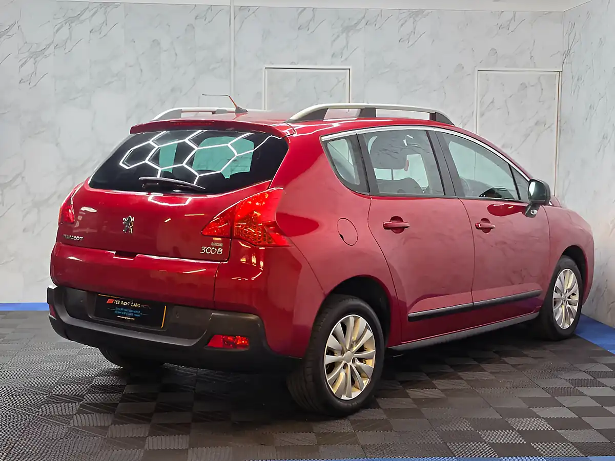 Used 2011 Peugeot 3008 Sport Red - Interior and Exterior details 8