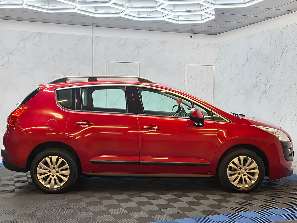 Used 2011 Peugeot 3008 Sport Red - Interior and Exterior details 9
