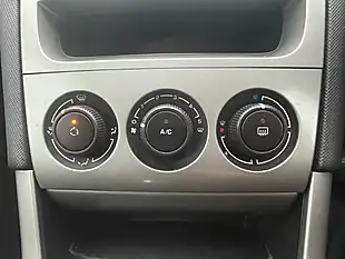 Used 2011 Peugeot 308 Active White - Interior and Exterior details 14