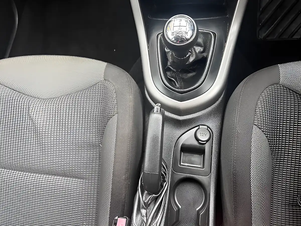 Used 2011 Peugeot 308 Active White - Interior and Exterior details 16