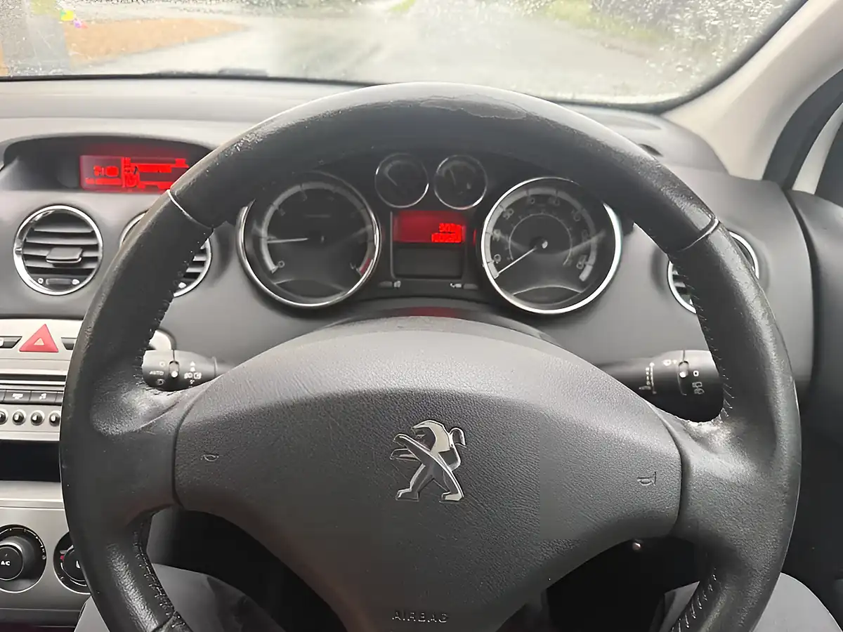 Used 2011 Peugeot 308 Active White - Interior and Exterior details 19