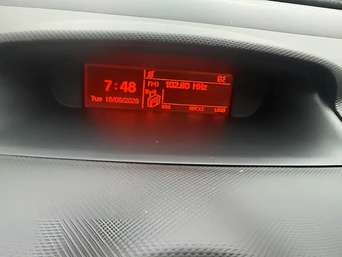 Used 2011 Peugeot 308 Active White - Interior and Exterior details 20