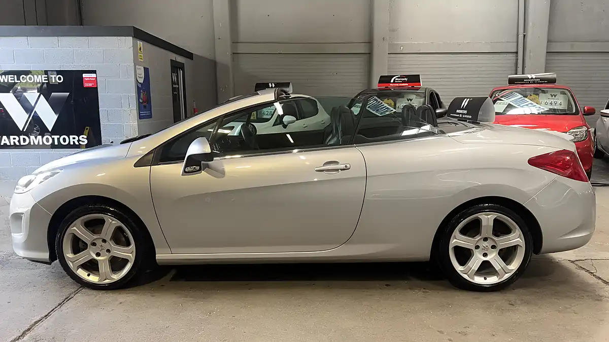 Used 2011 Peugeot 308 Cc GT Silver - Interior and Exterior details 3