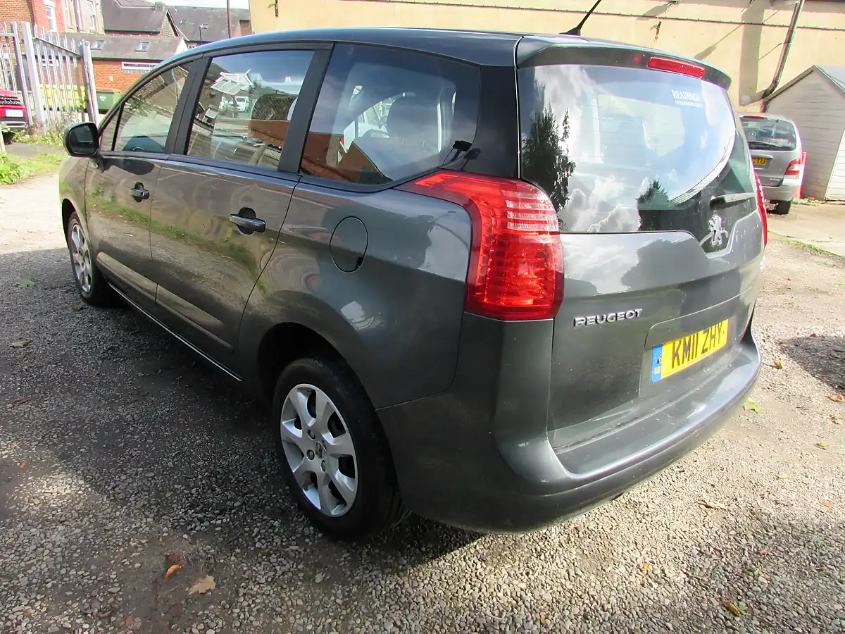 Used 2011 Peugeot 5008 Active Grey - Interior and Exterior details 12