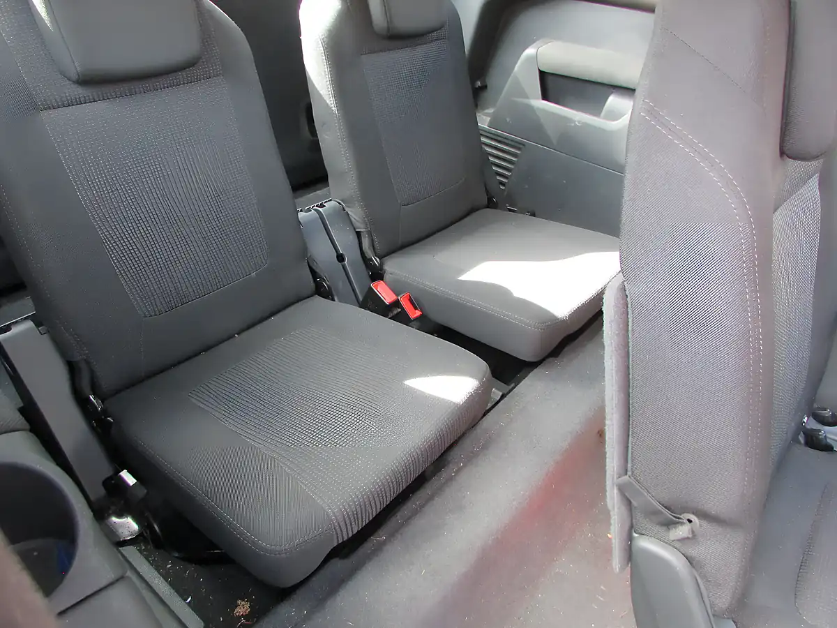 Used 2011 Peugeot 5008 Active Grey - Interior and Exterior details 9
