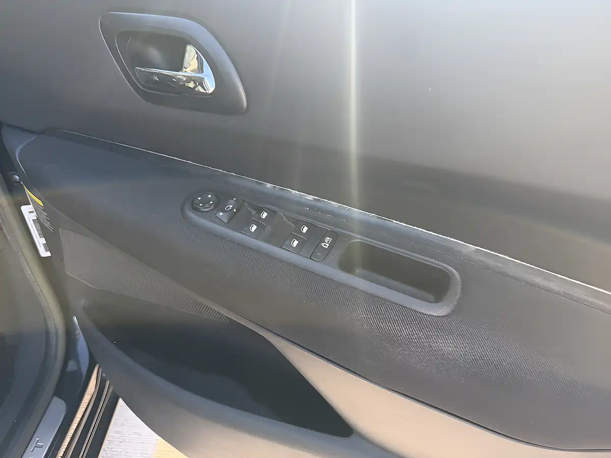 Used 2011 Peugeot 5008 Exclusive Black - Interior and Exterior details 17