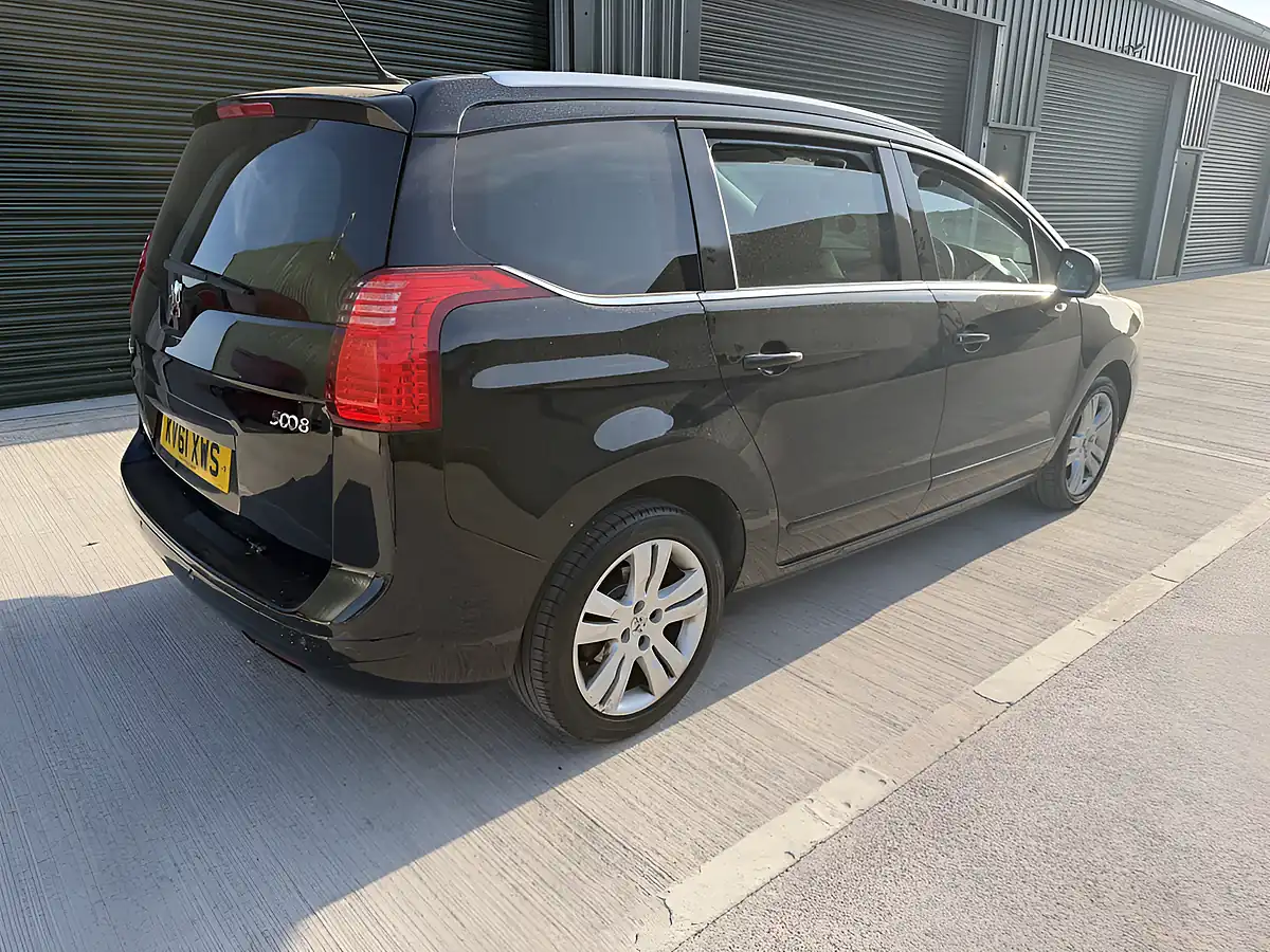 Used 2011 Peugeot 5008 Exclusive Black - Interior and Exterior details 3