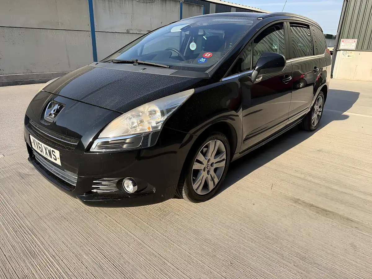 Used 2011 Peugeot 5008 Exclusive Black - Interior and Exterior details 6