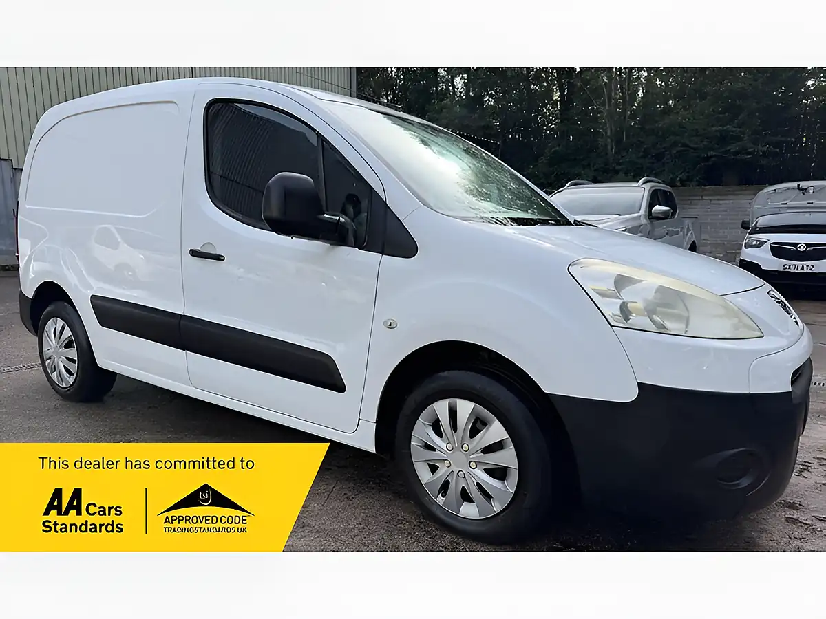 Used 2011 Peugeot Partner 625 Se White - Front View