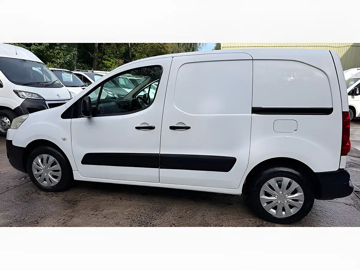 Used 2011 Peugeot Partner 625 Se White - Interior and Exterior details 10