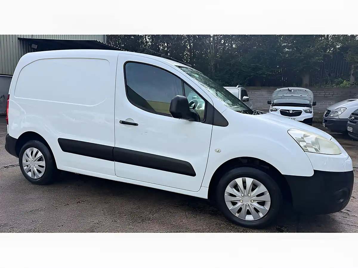 Used 2011 Peugeot Partner 625 Se White - Interior and Exterior details 4
