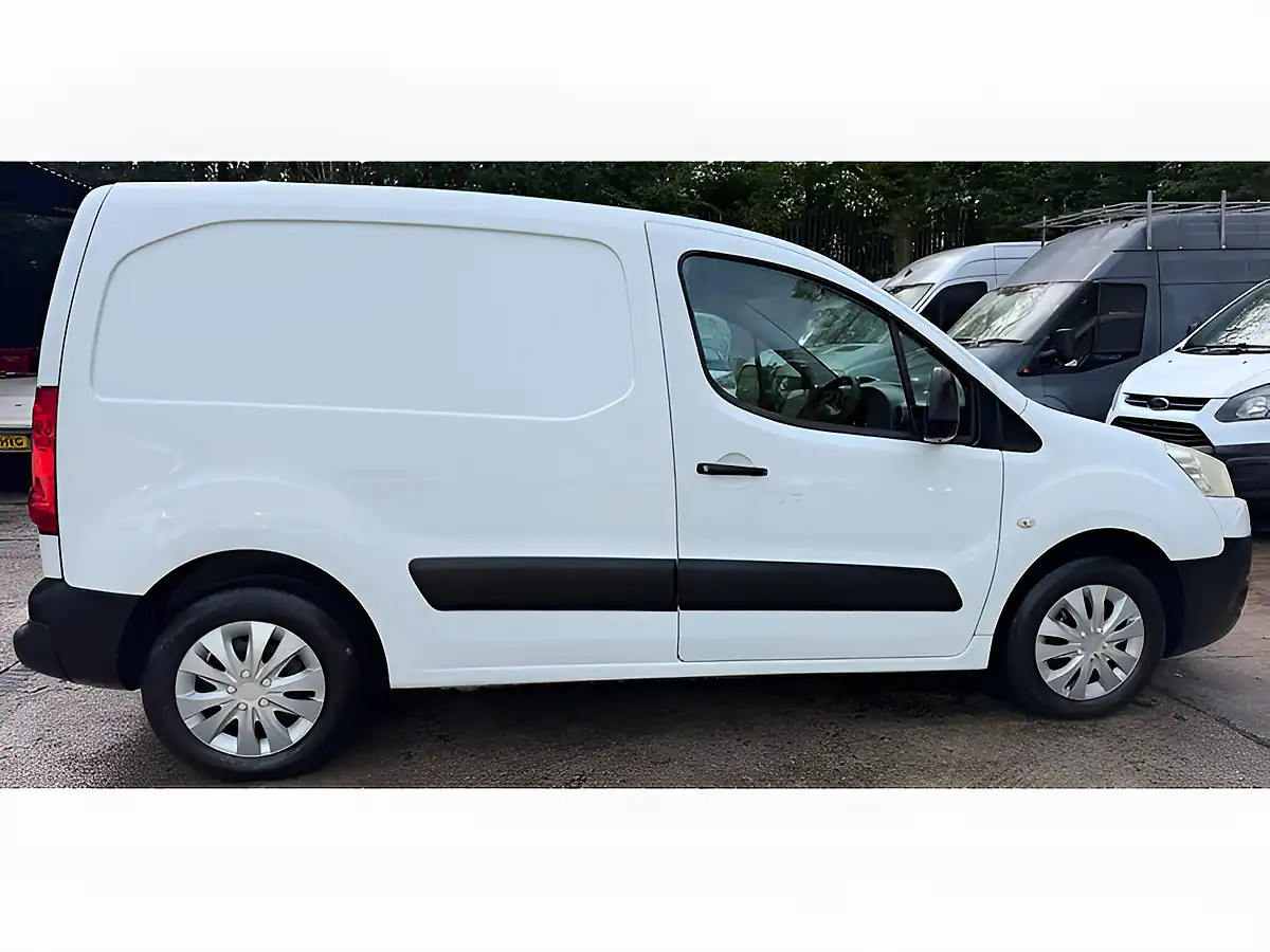Used 2011 Peugeot Partner 625 Se White - Interior and Exterior details 6