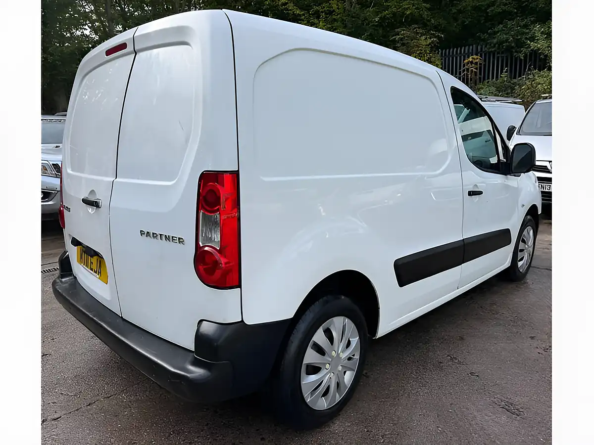 Used 2011 Peugeot Partner 625 Se White - Interior and Exterior details 8