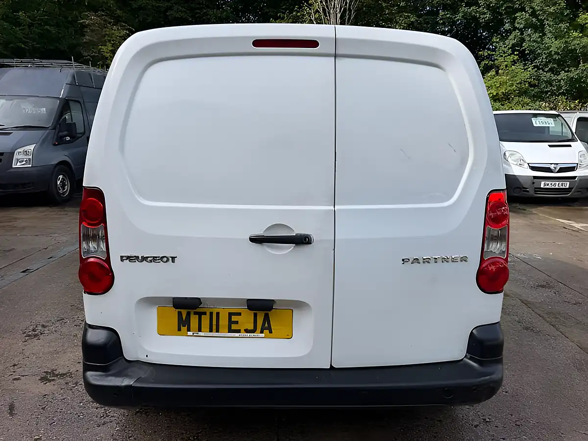 Used 2011 Peugeot Partner 625 Se White - Interior and Exterior details 9