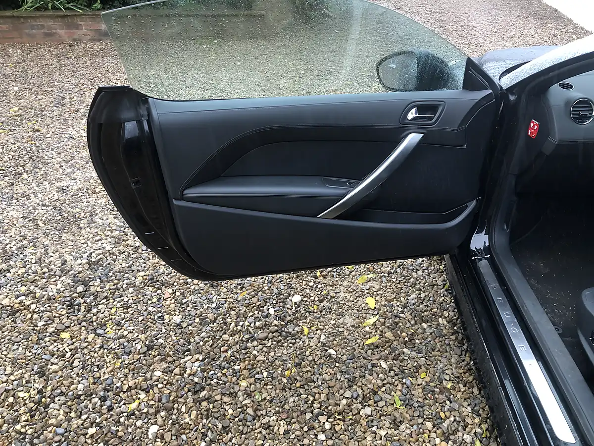 Used 2011 Peugeot Rcz GT Black - Interior and Exterior details 14