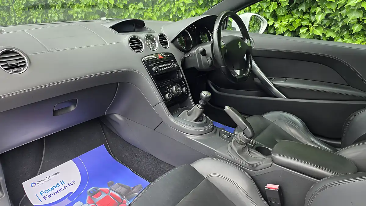 Used 2011 Peugeot Rcz GT Blanc Nacre White - Interior and Exterior details 12