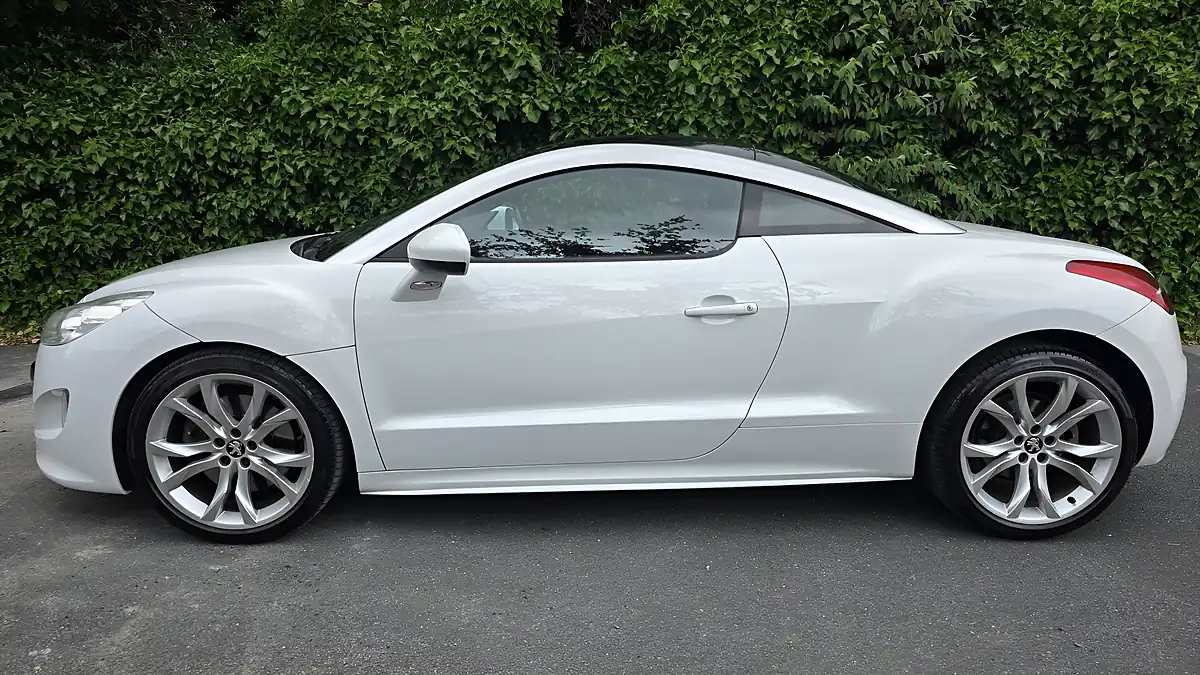 Used 2011 Peugeot Rcz GT Blanc Nacre White - Interior and Exterior details 2