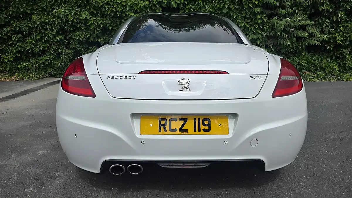 Used 2011 Peugeot Rcz GT Blanc Nacre White - Interior and Exterior details 4