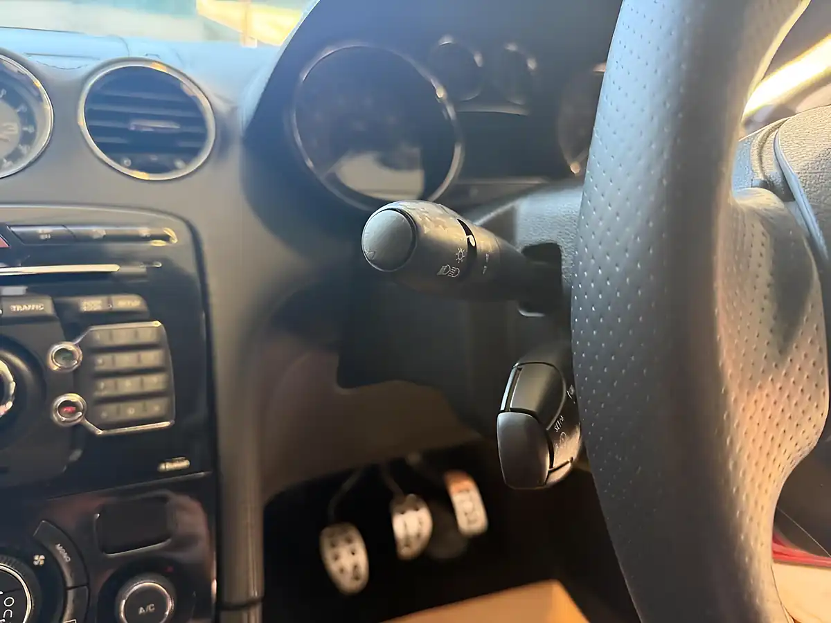 Used 2011 Peugeot Rcz GT Red - Interior and Exterior details 17