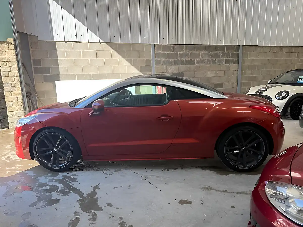 Used 2011 Peugeot Rcz GT Red - Interior and Exterior details 4