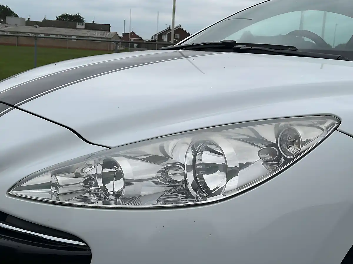 Used 2011 Peugeot Rcz GT White - Interior and Exterior details 10