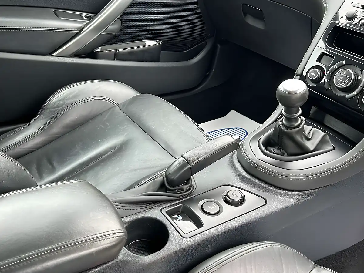 Used 2011 Peugeot Rcz GT White - Interior and Exterior details 16