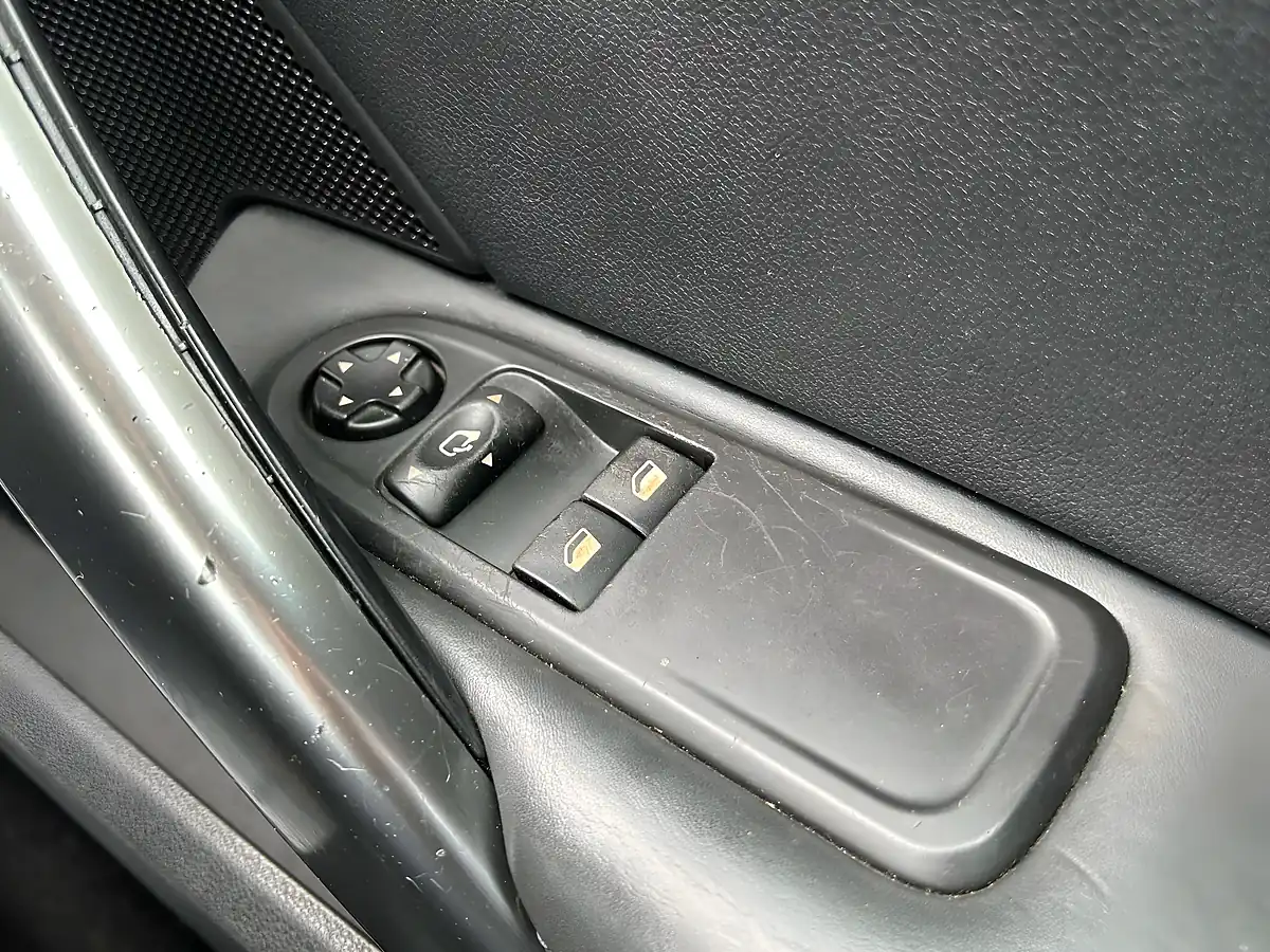Used 2011 Peugeot Rcz GT White - Interior and Exterior details 20