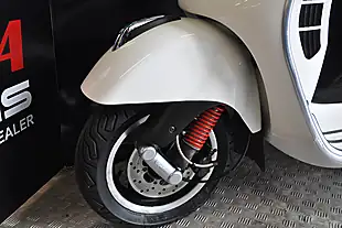 Used 2011 Piaggio GTS300 Super White - Interior and Exterior details 11