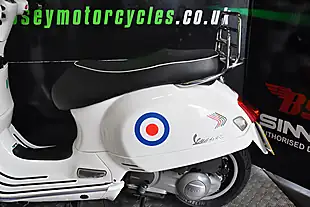 Used 2011 Piaggio GTS300 Super White - Interior and Exterior details 12