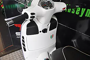 Used 2011 Piaggio GTS300 Super White - Interior and Exterior details 14