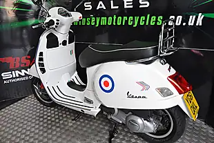 Used 2011 Piaggio GTS300 Super White - Interior and Exterior details 15