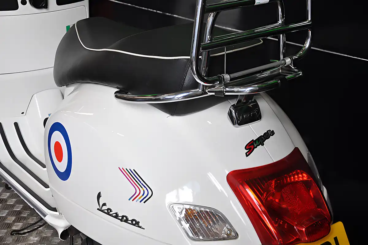 Used 2011 Piaggio GTS300 Super White - Interior and Exterior details 16