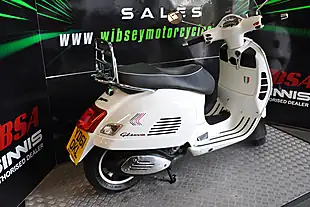 Used 2011 Piaggio GTS300 Super White - Interior and Exterior details 19
