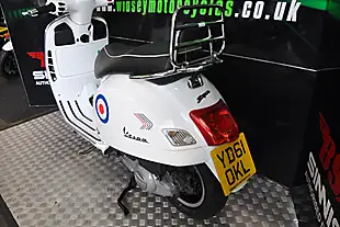 Used 2011 Piaggio GTS300 Super White - Interior and Exterior details 6