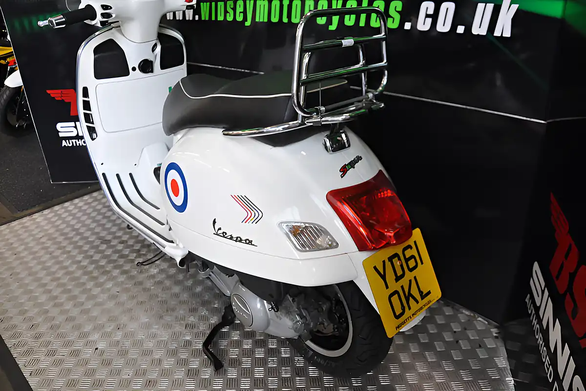 Used 2011 Piaggio GTS300 Super White - Interior and Exterior details 6