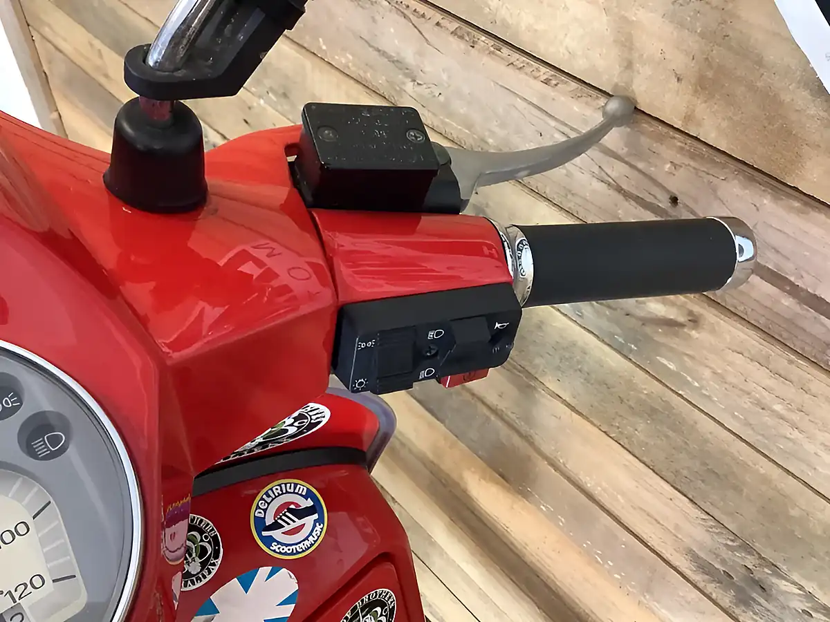 Used 2011 Piaggio Vespa Red - Interior and Exterior details 10