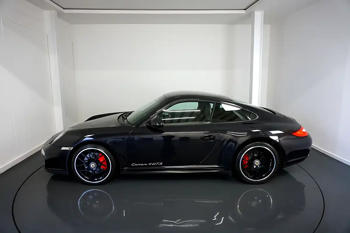 Used 2011 Porsche 911 Carrera 4 Gts Basalt Black Metallic - Interior and Exterior details 4