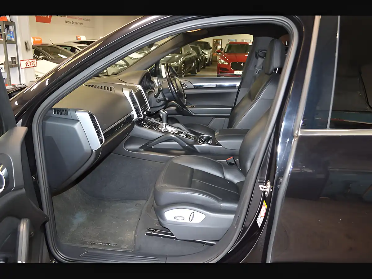 Used 2011 Porsche Cayenne Jet Black - Interior and Exterior details 10