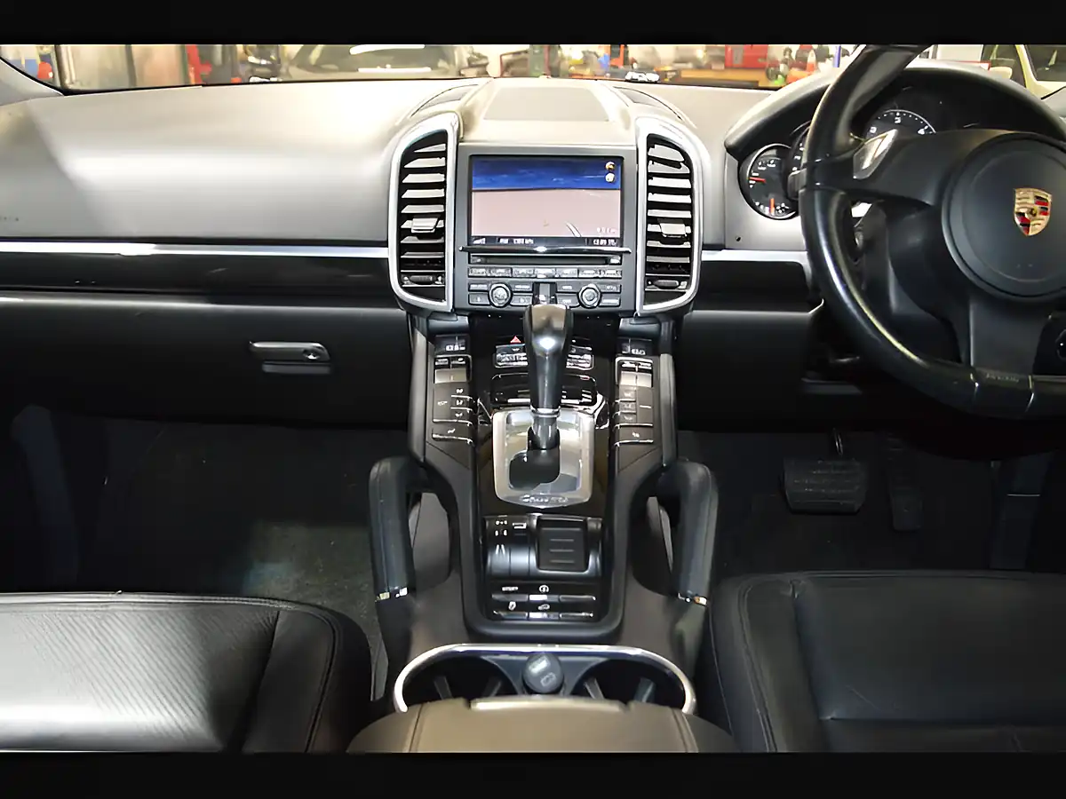 Used 2011 Porsche Cayenne Jet Black - Interior and Exterior details 13