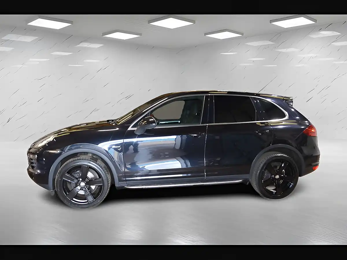 Used 2011 Porsche Cayenne Jet Black - Interior and Exterior details 5