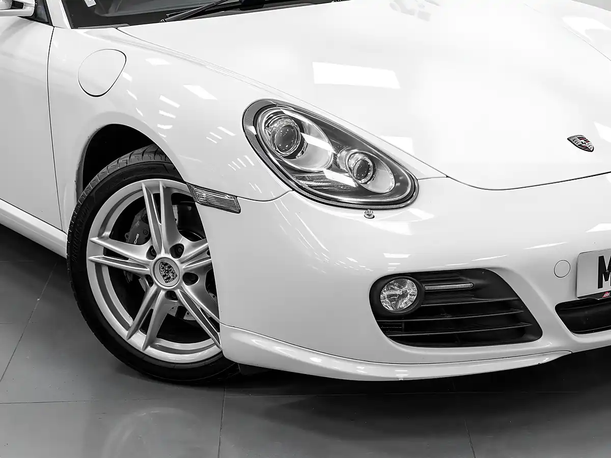 Used 2011 Porsche Cayman 987 White - Interior and Exterior details 11
