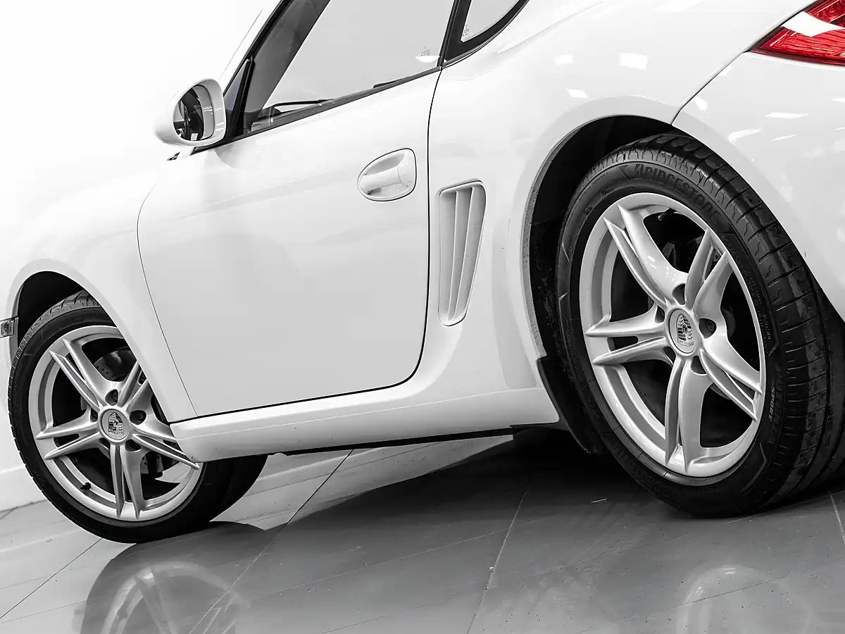 Used 2011 Porsche Cayman 987 White - Interior and Exterior details 12