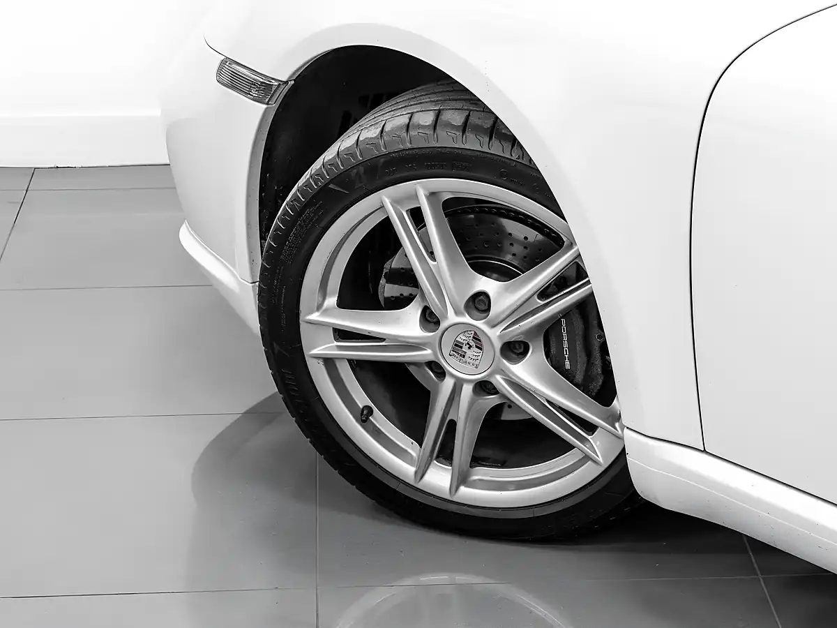 Used 2011 Porsche Cayman 987 White - Interior and Exterior details 13
