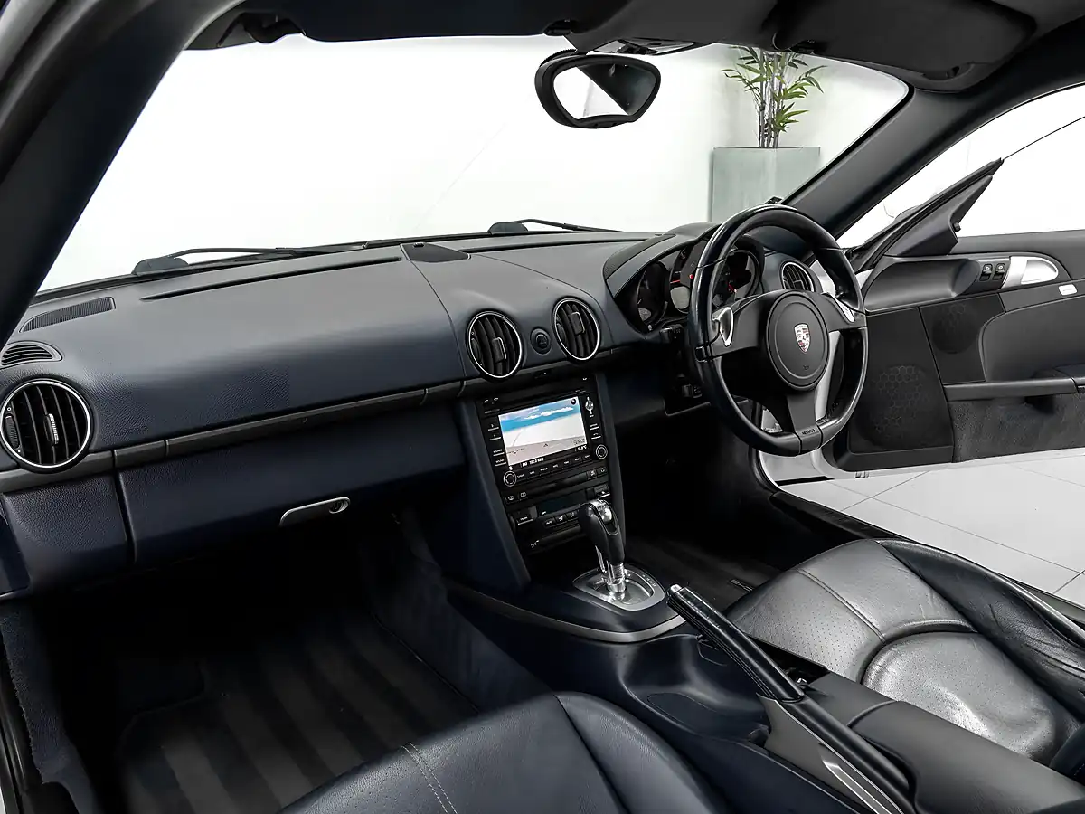Used 2011 Porsche Cayman 987 White - Interior and Exterior details 19
