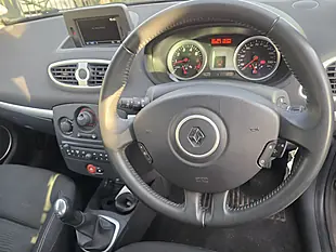 Used 2011 Renault Clio Dynamique Tomtom Beige - Interior and Exterior details 13