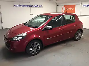 Used 2011 Renault Clio Dynamique Tomtom Red - Interior and Exterior details 10