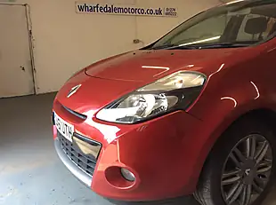 Used 2011 Renault Clio Dynamique Tomtom Red - Interior and Exterior details 13