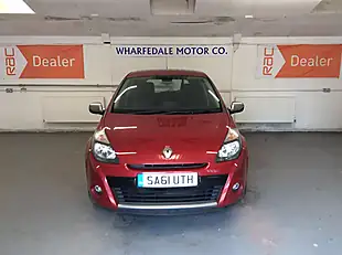 Used 2011 Renault Clio Dynamique Tomtom Red - Interior and Exterior details 3